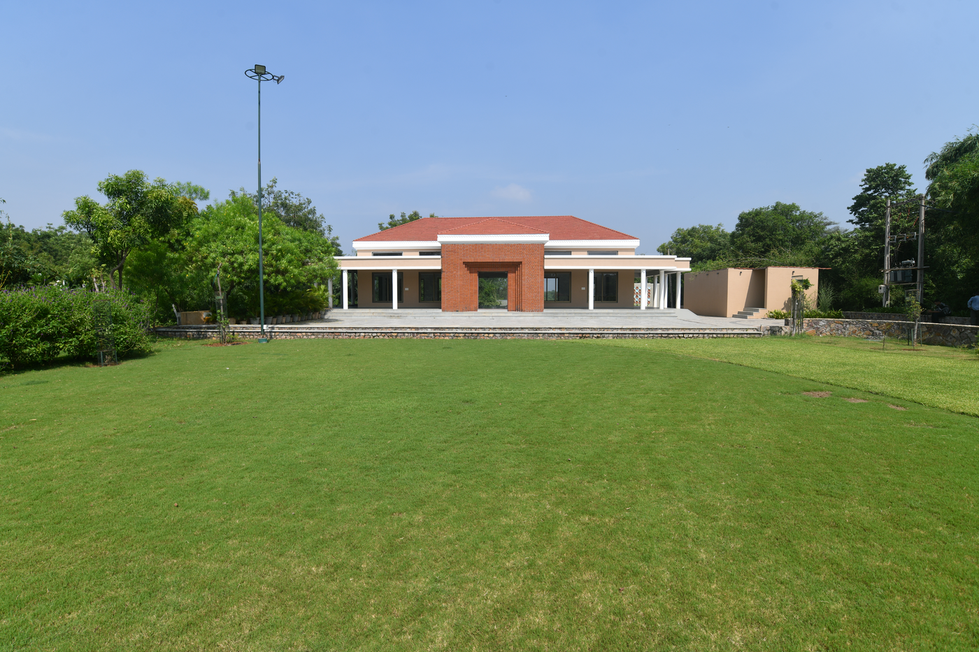 SilverOak Club Infinity venue front lawns