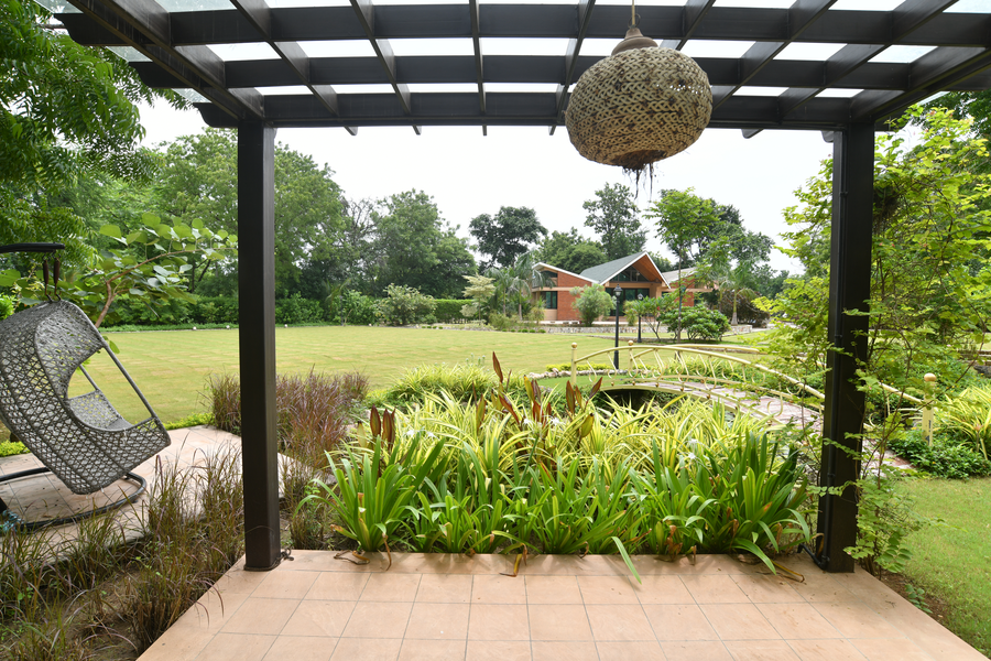 Garden pergola in the evening at SilverOak